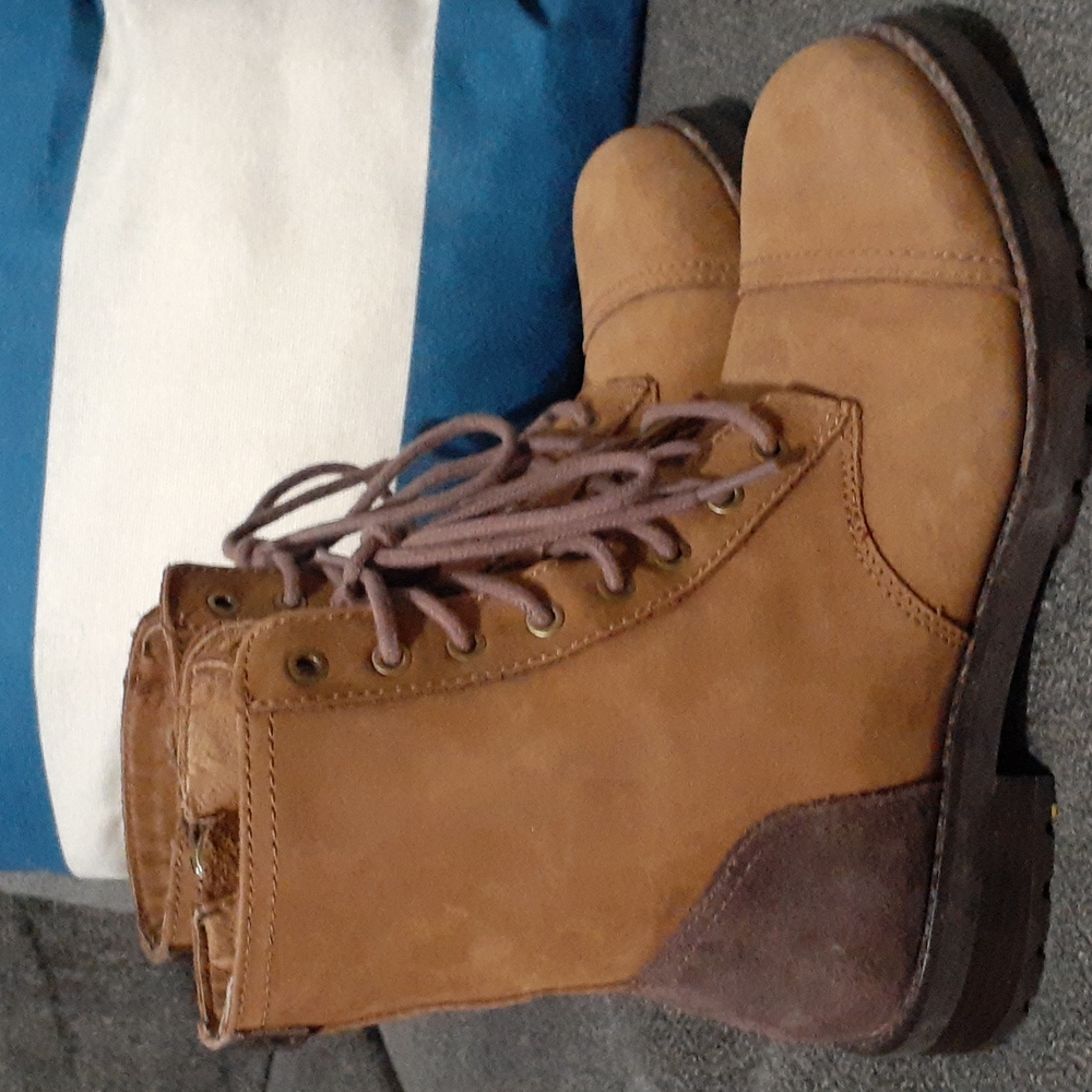 UGG BOOTIES